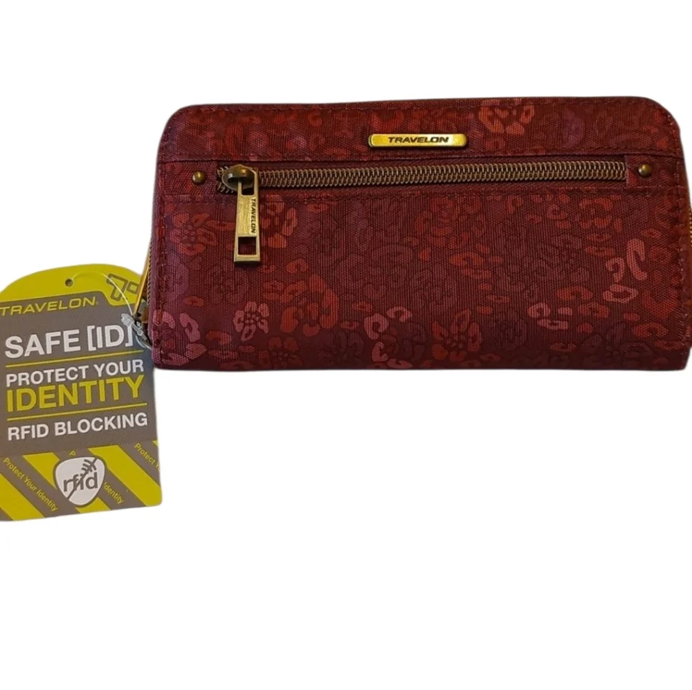 Travelon RFID Blocking Wallet Wristlet Burgundy NEW - Picture 1 of 14